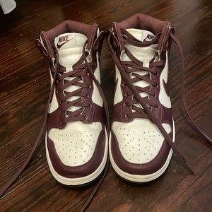 Nike High Dunks Maroon